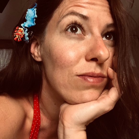 Meet your Posher, Cali - Picture 1 of 1